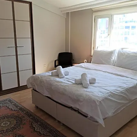2br Family House With Terrace * איסטמבול