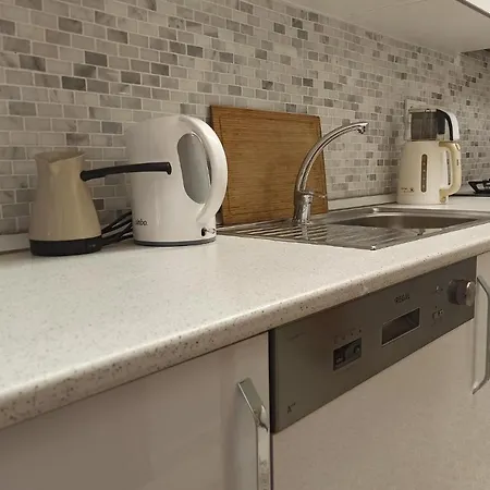 2br Family House With Terrace * איסטמבול